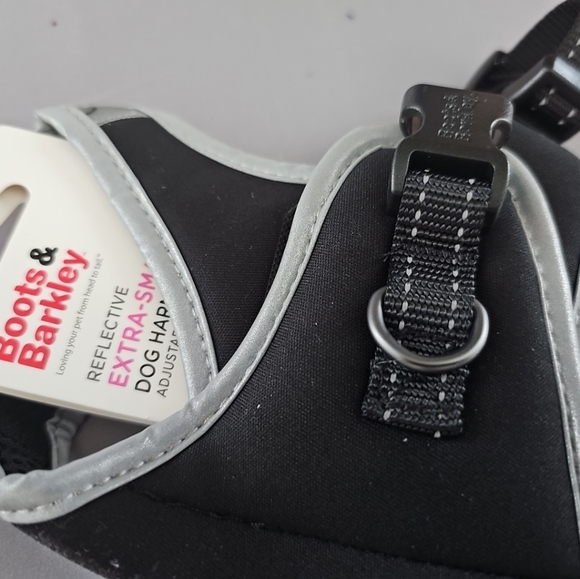 S/XS Dog Bundle Kong Toys, Bandanas, Pjs, and Tshirt Toys - Picture 2 of 6